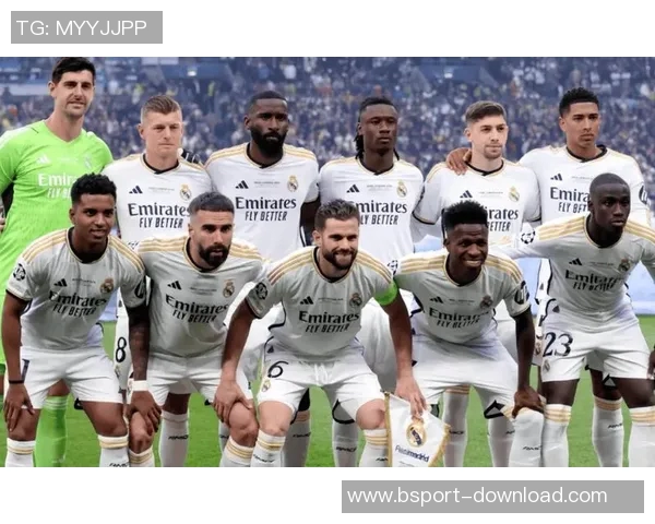 世界杯惊现冷门巴黎圣日耳曼凭红牌风波逆袭皇马全场沸腾