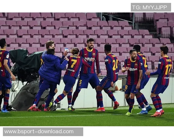 友谊赛激战成平局AC米兰与巴黎圣日耳曼的精彩瞬间回顾与分析